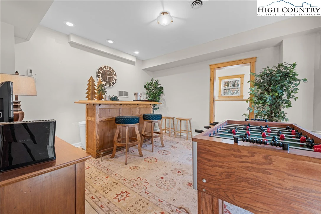 Image number 8 for the current listing