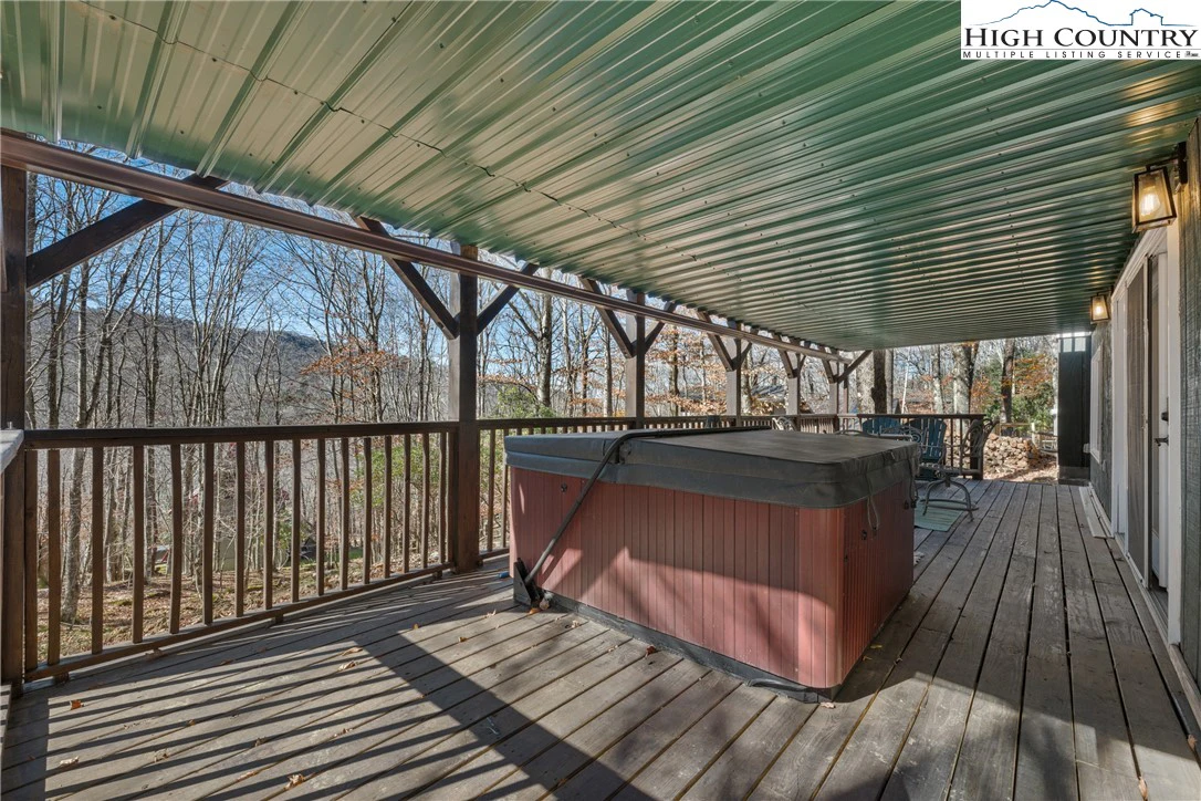 Image number 16 for the current listing