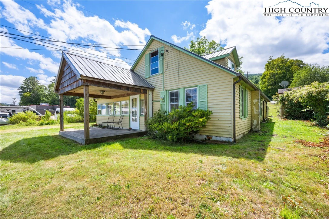 Image number 1 for the current listing