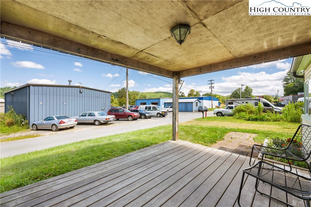 Image number 15 for the current listing