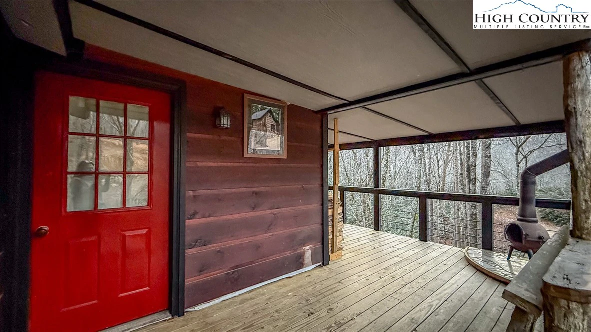 Image number 19 for the current listing