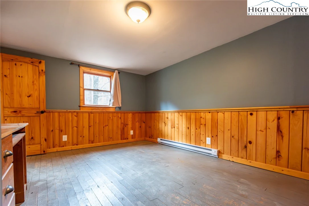 Image number 3 for the current listing