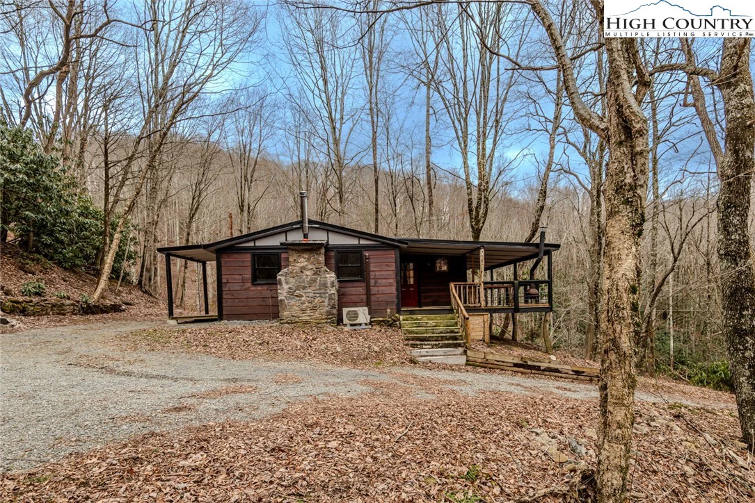 Image number 17 for the current listing