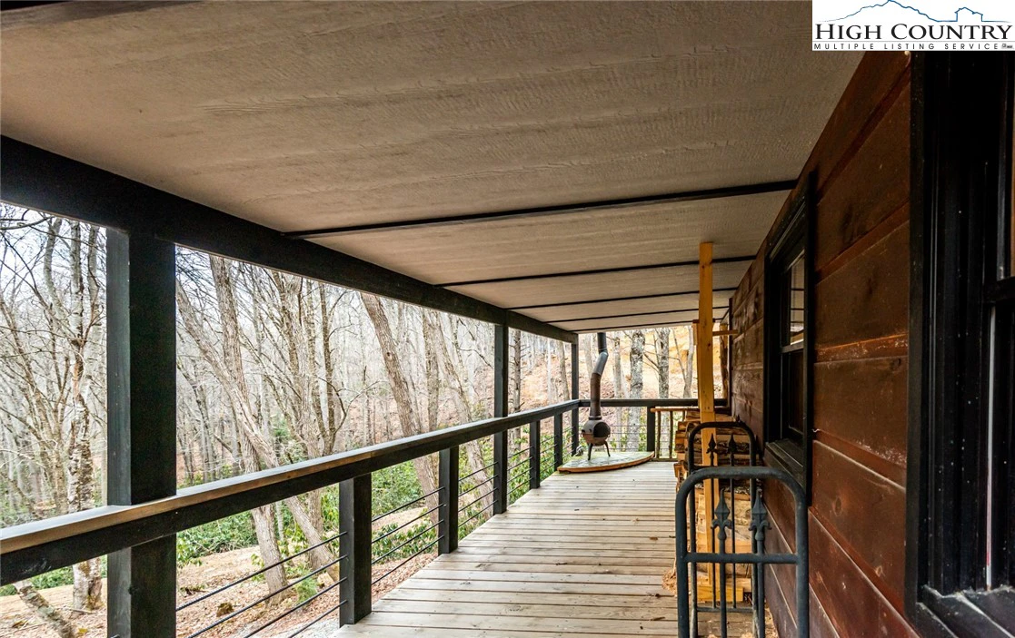 Image number 13 for the current listing