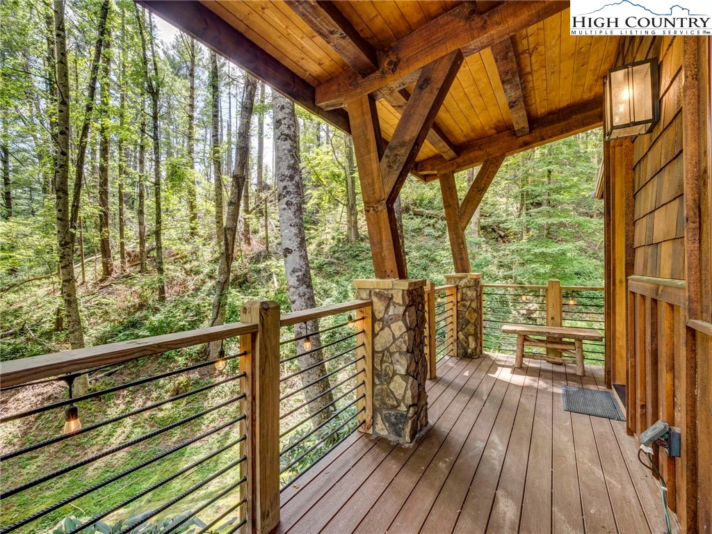Image number 4 for the current listing