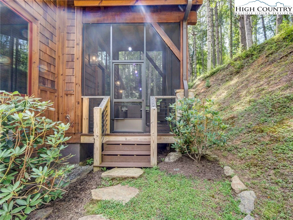Image number 5 for the current listing