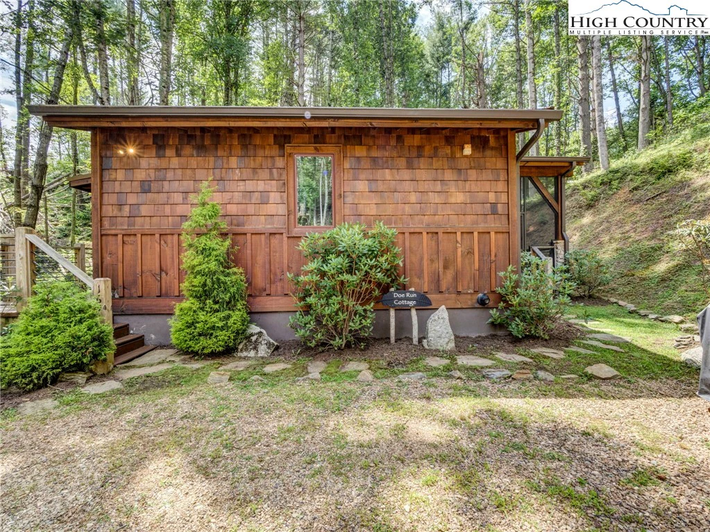 Image number 7 for the current listing