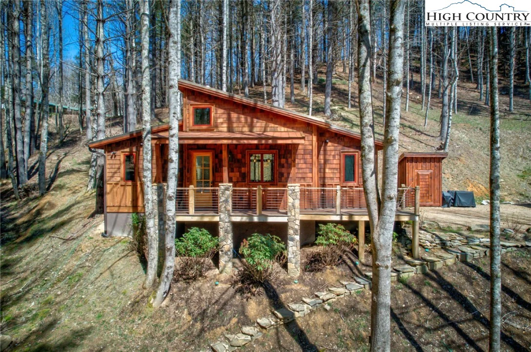 Image number 1 for the current listing