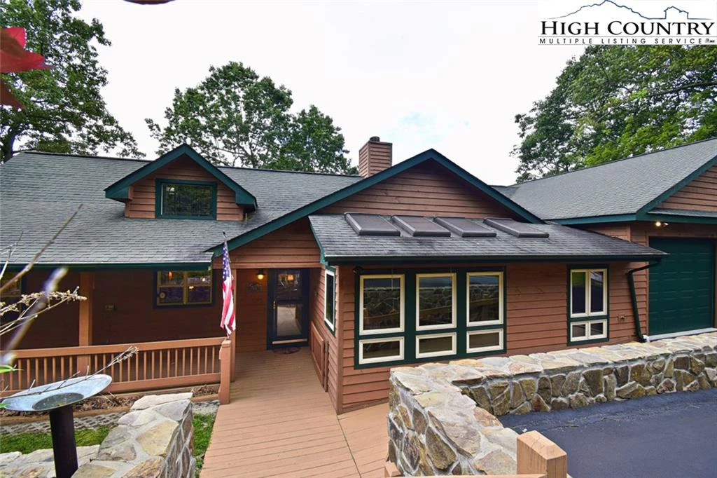 Image number 1 for the current listing