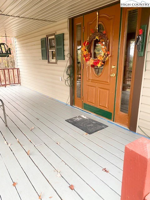 Image number 2 for the current listing