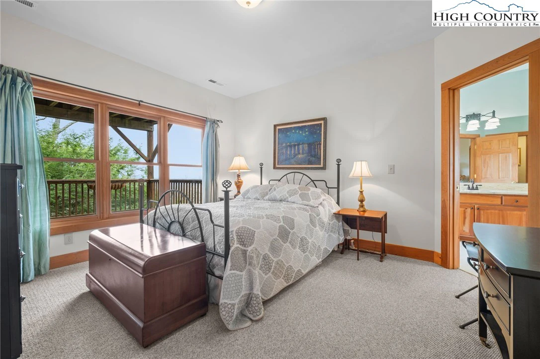 Image number 5 for the current listing