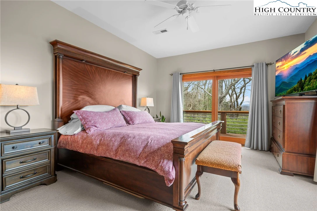 Image number 13 for the current listing
