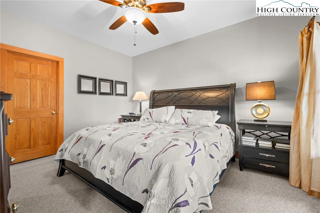 Image number 6 for the current listing
