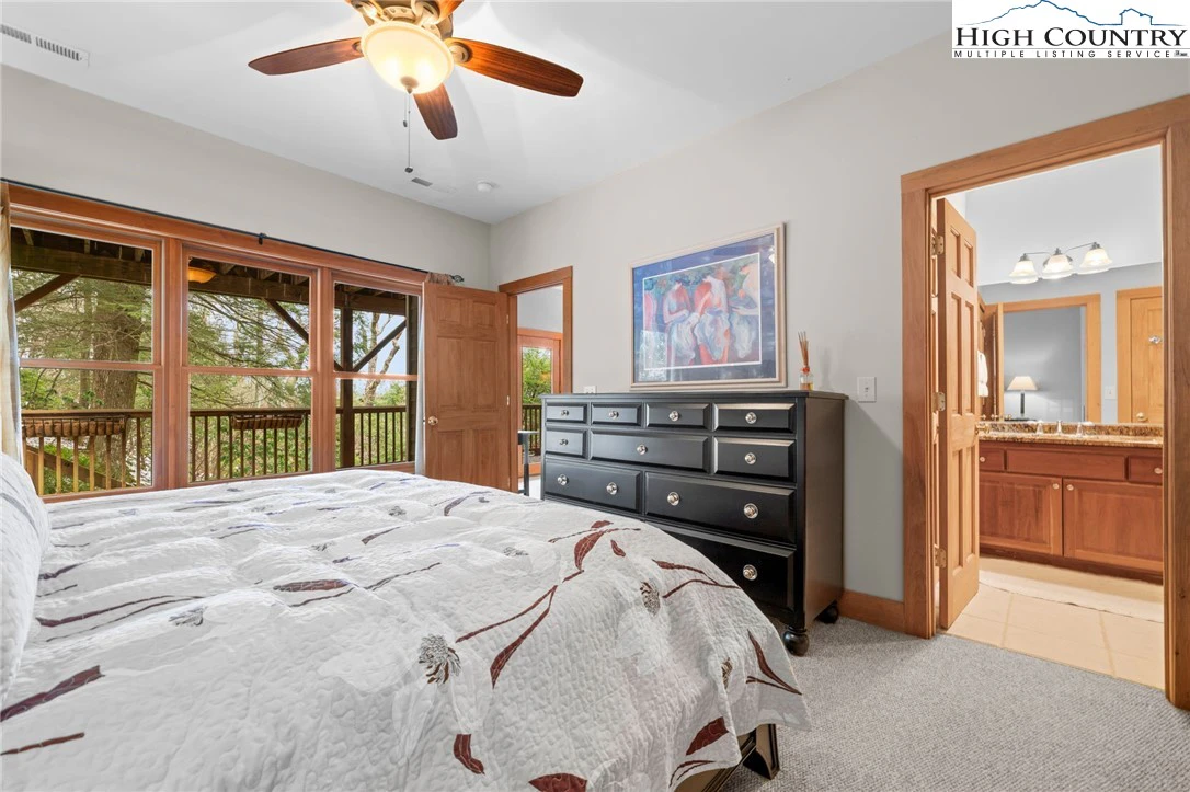 Image number 4 for the current listing