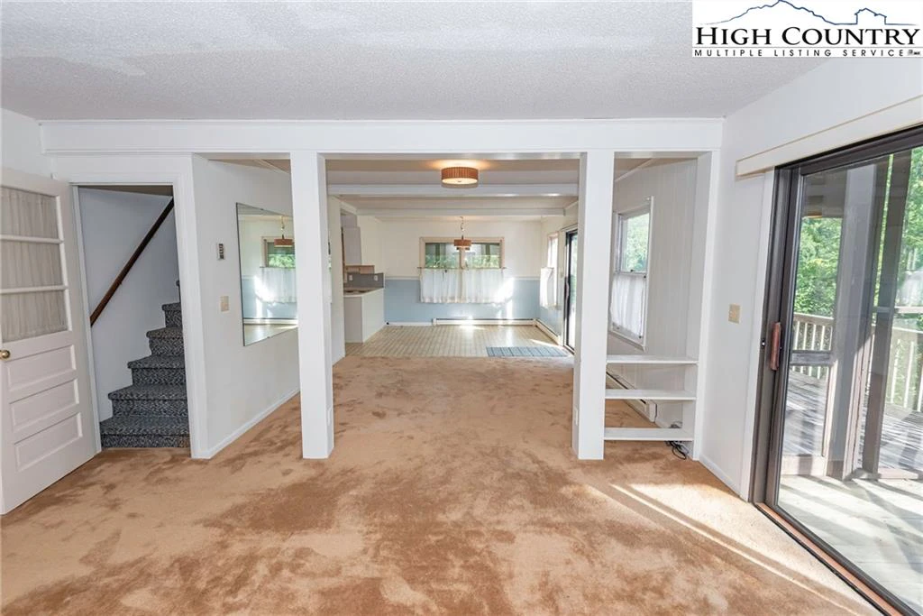 Image number 5 for the current listing