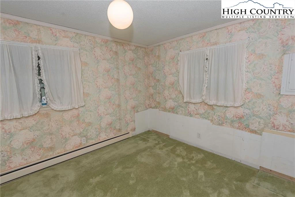 Image number 9 for the current listing