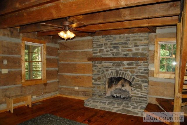 Image number 4 for the current listing