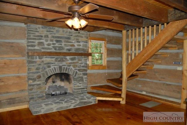 Image number 3 for the current listing