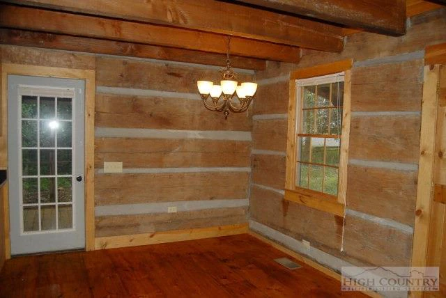 Image number 2 for the current listing