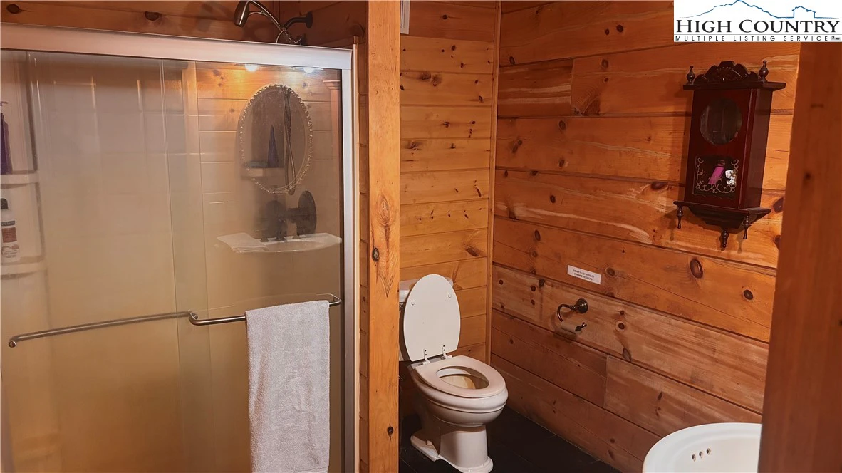 Image number 6 for the current listing