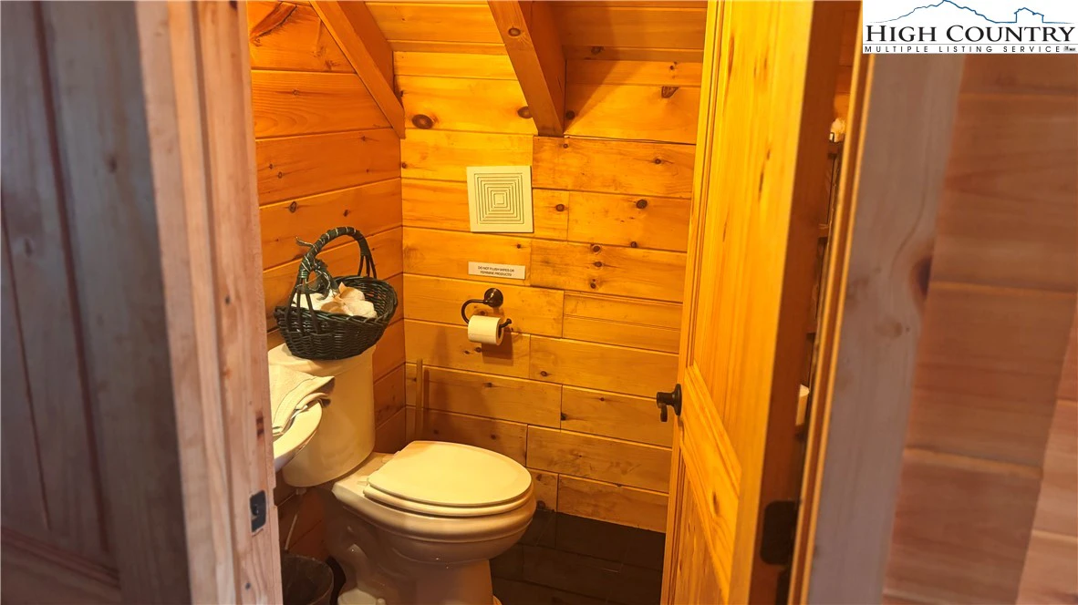 Image number 7 for the current listing