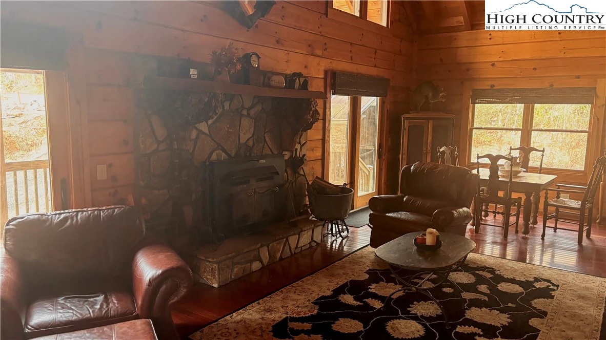 Image number 8 for the current listing
