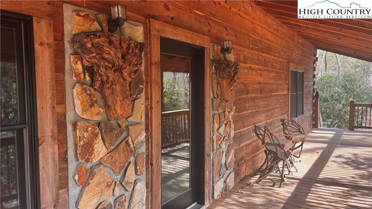 Image number 9 for the current listing