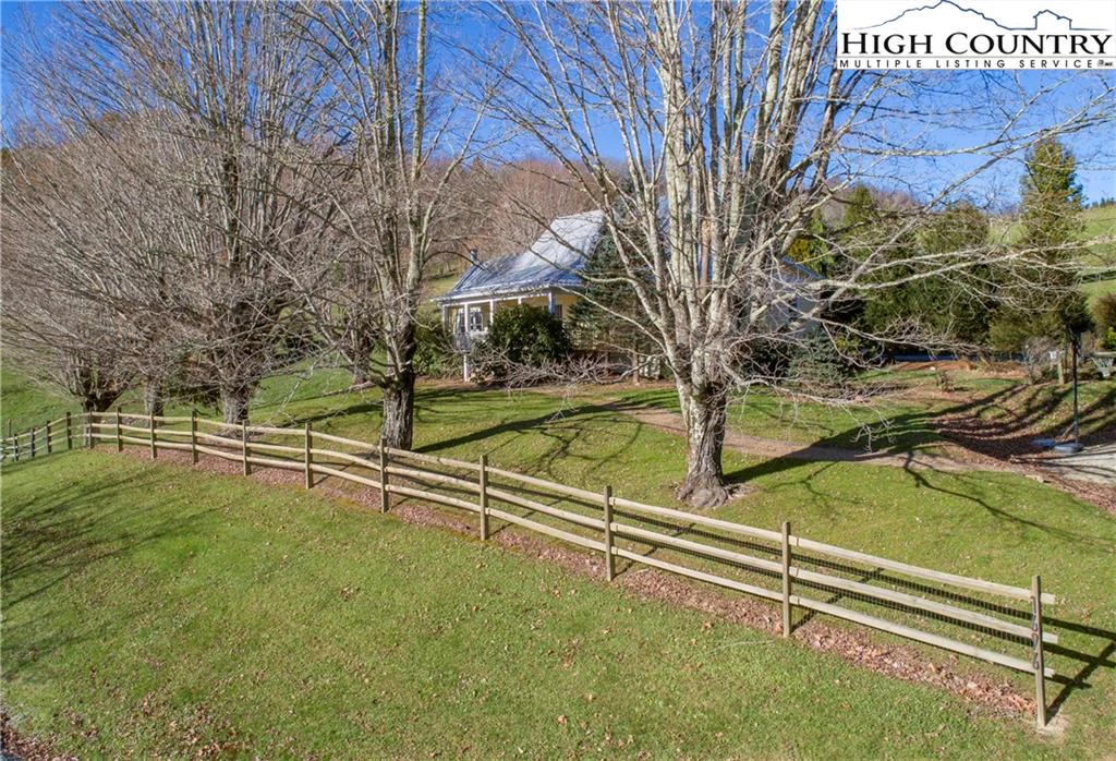 Image number 29 for the current listing