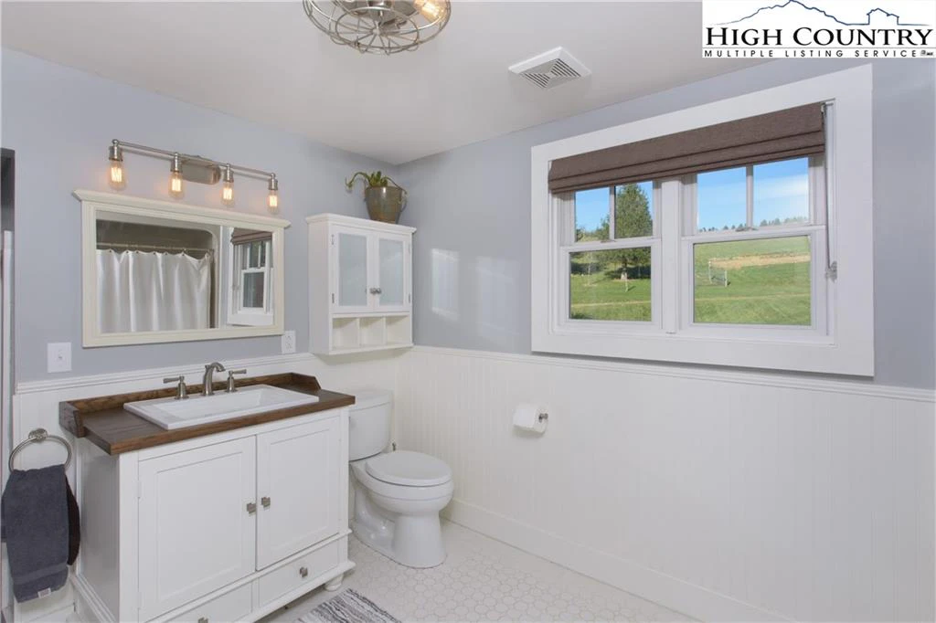 Image number 5 for the current listing