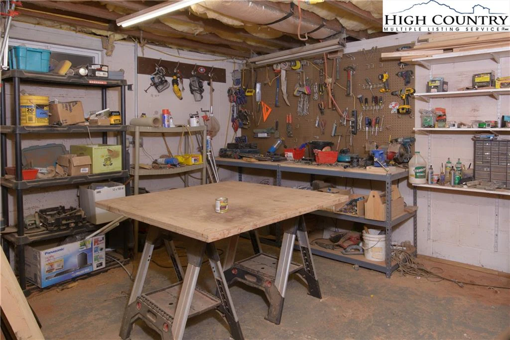 Image number 21 for the current listing