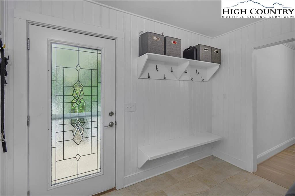 Image number 4 for the current listing