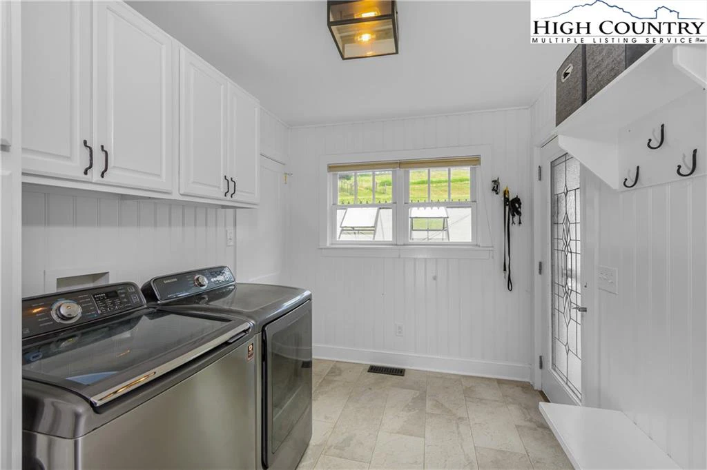 Image number 5 for the current listing