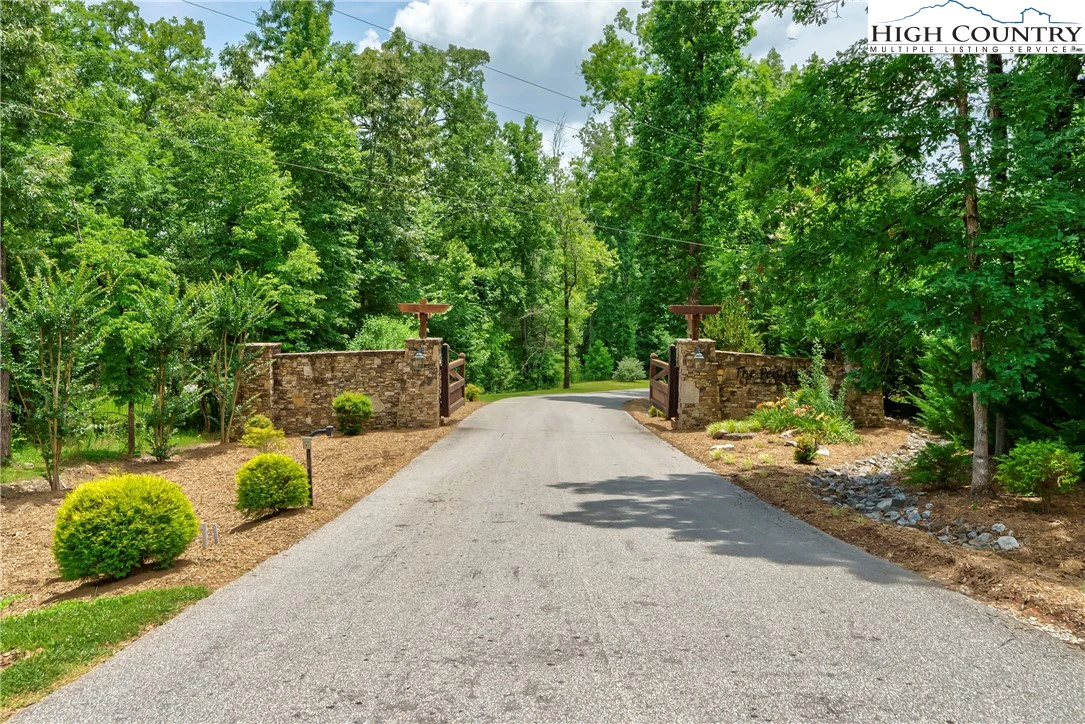 Image number 13 for the current listing