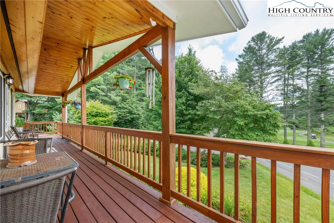 Image number 17 for the current listing