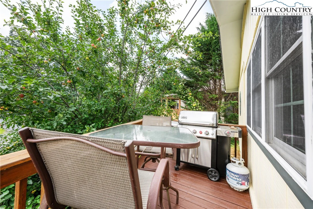 Image number 18 for the current listing