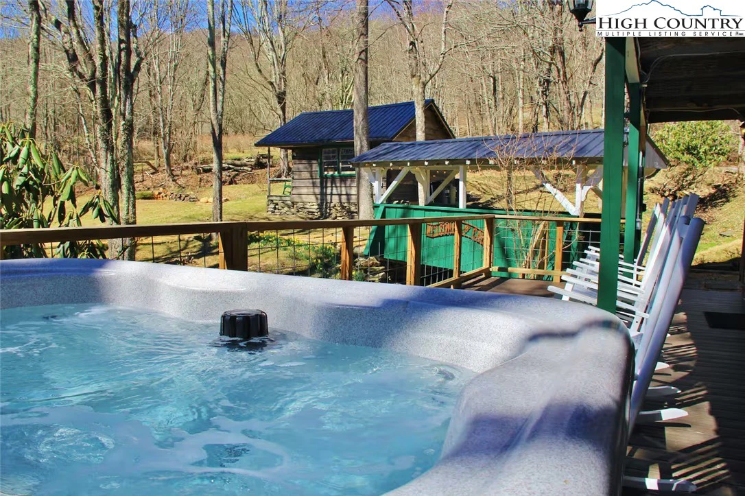Image number 3 for the current listing