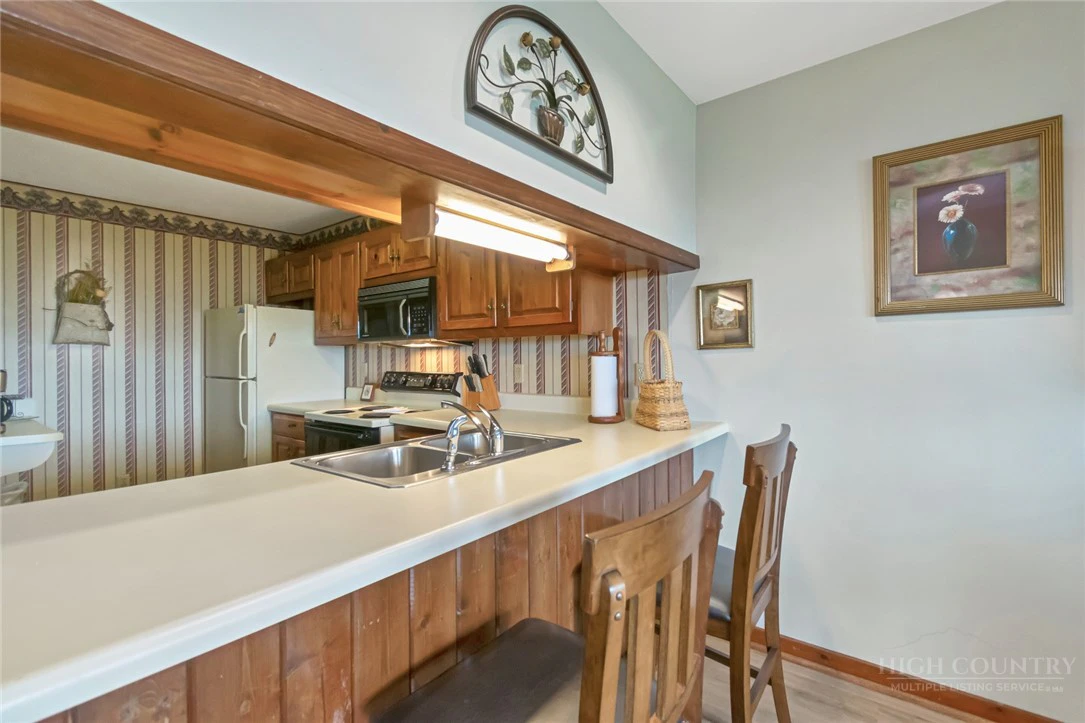Image number 5 for the current listing