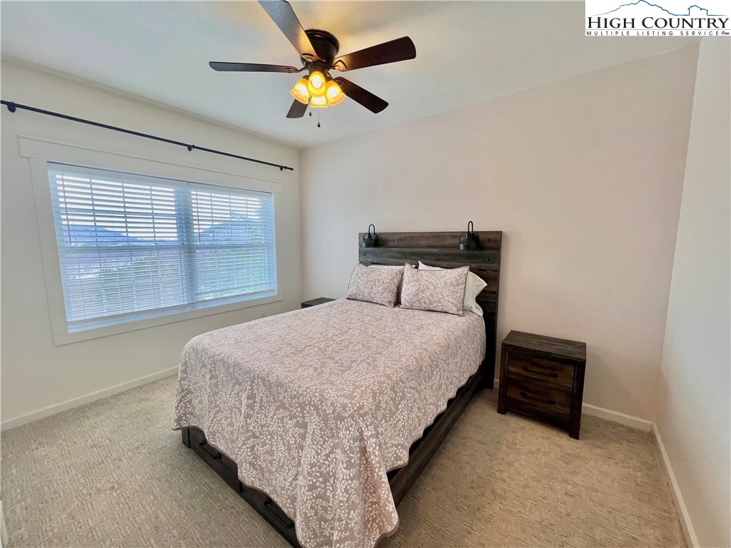 Image number 12 for the current listing