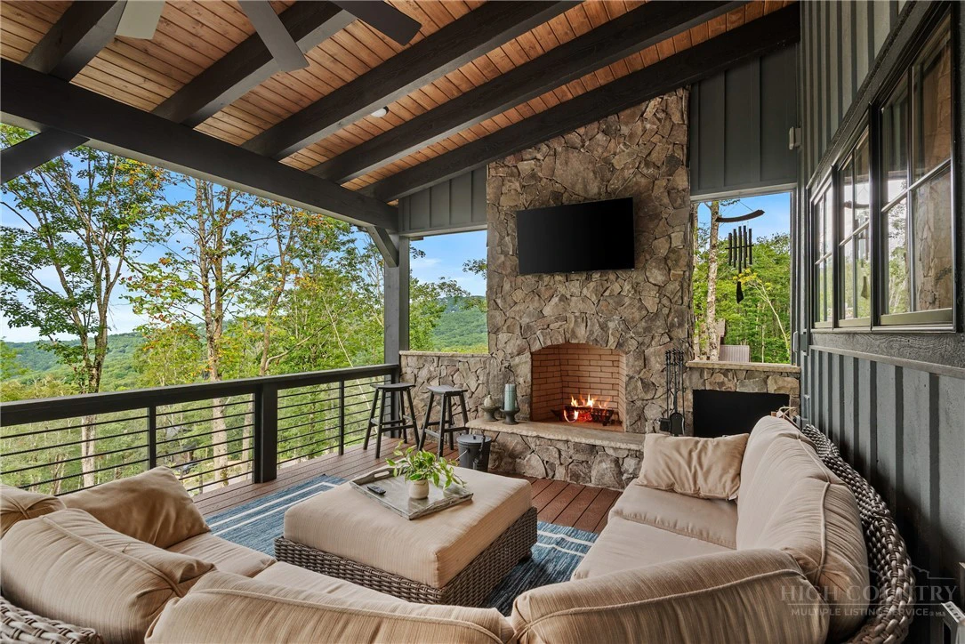 Image number 6 for the current listing