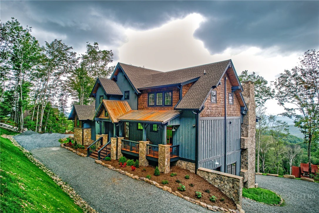 Image number 14 for the current listing
