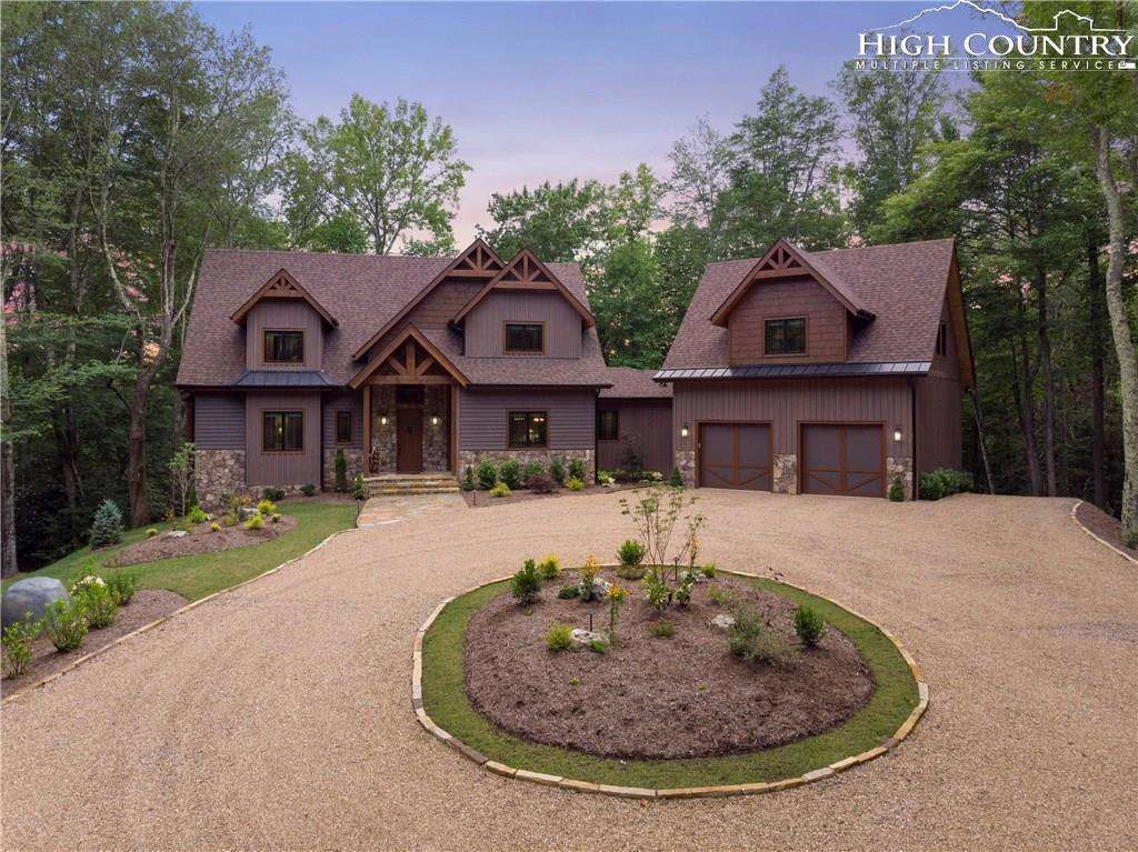 Image number 1 for the current listing