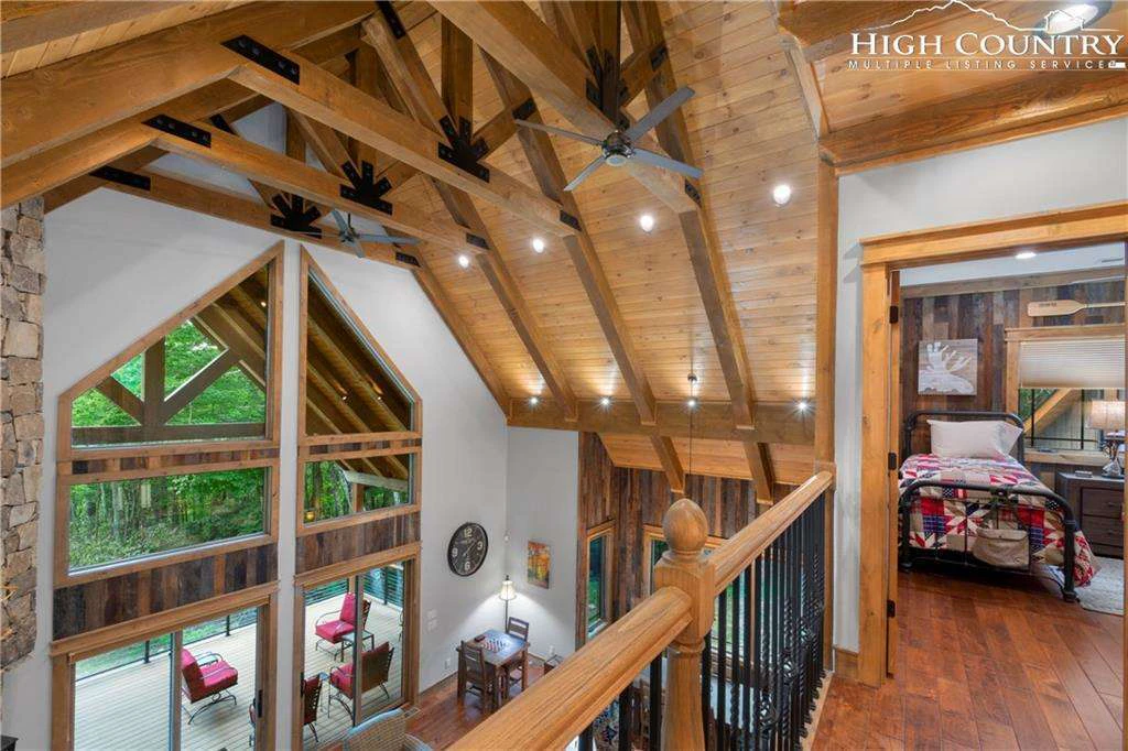 Image number 6 for the current listing