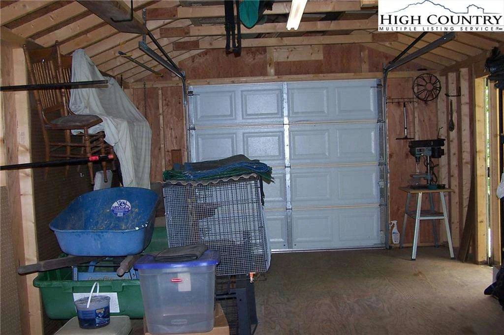 Image number 7 for the current listing