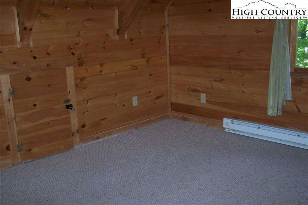 Image number 4 for the current listing