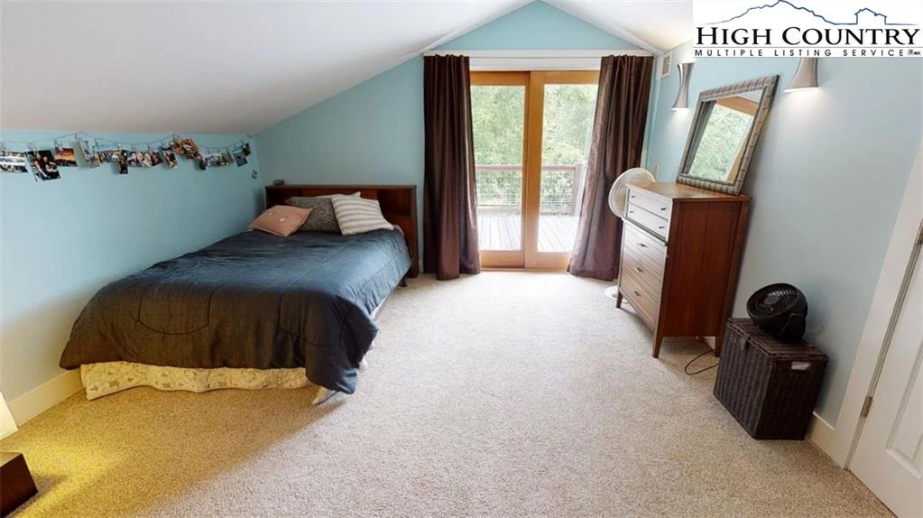 Image number 10 for the current listing