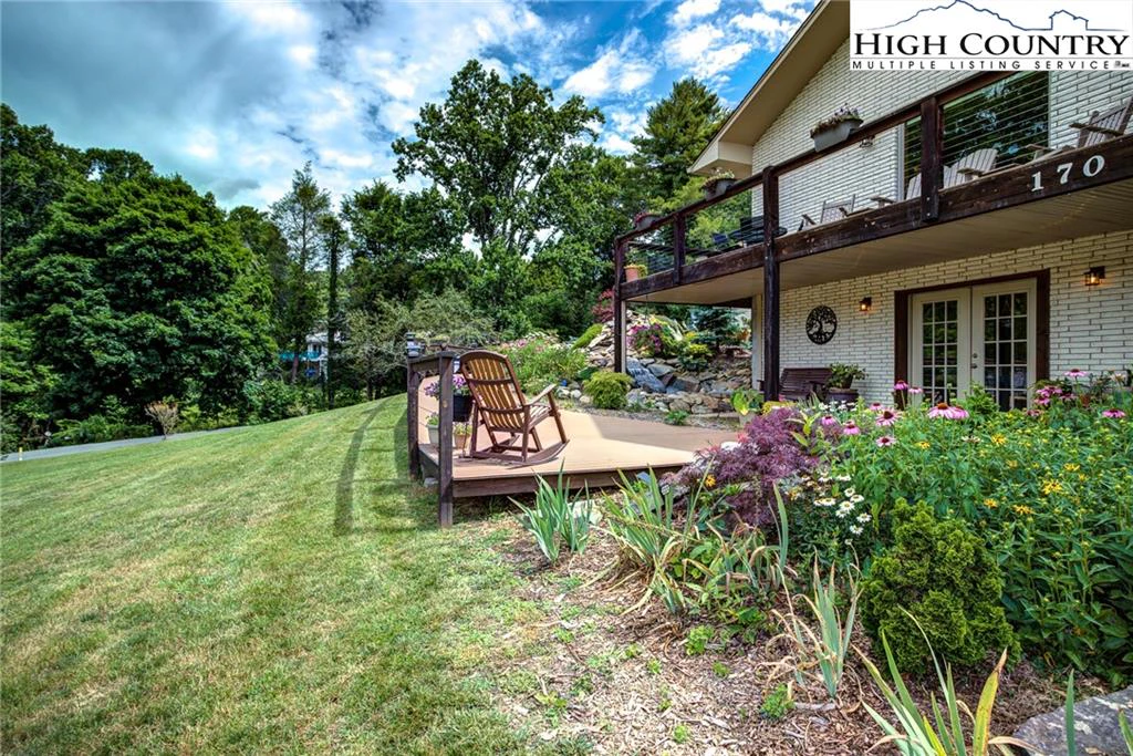 Image number 15 for the current listing