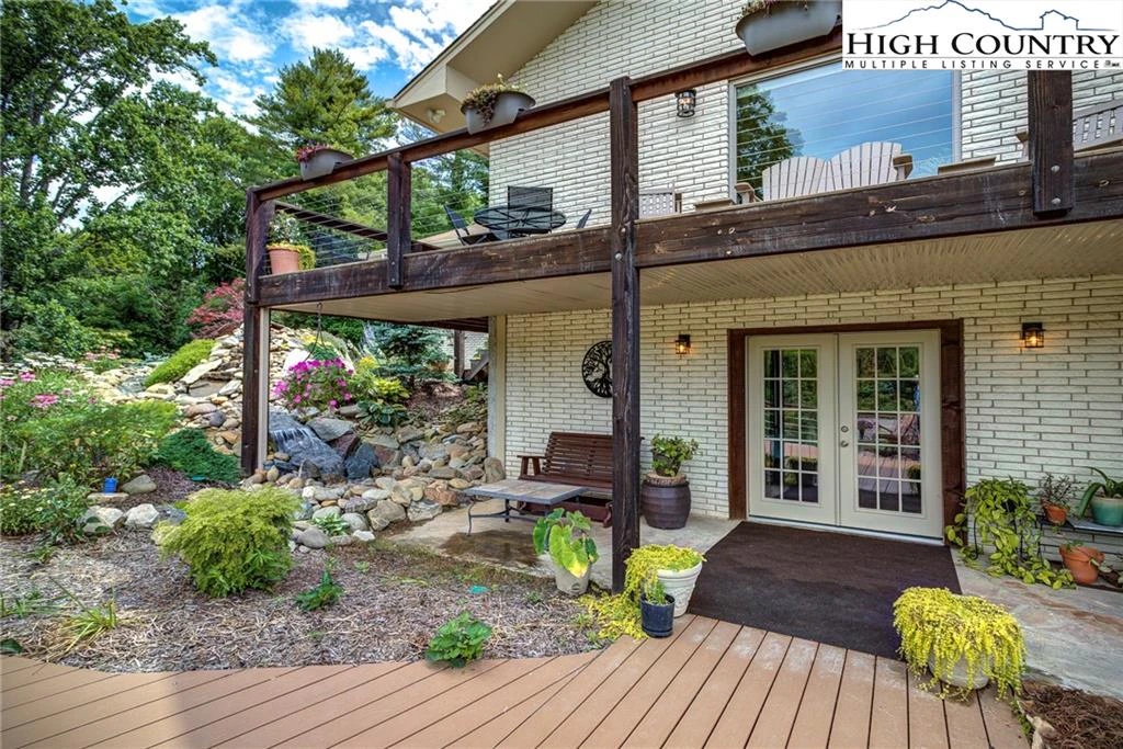 Image number 16 for the current listing