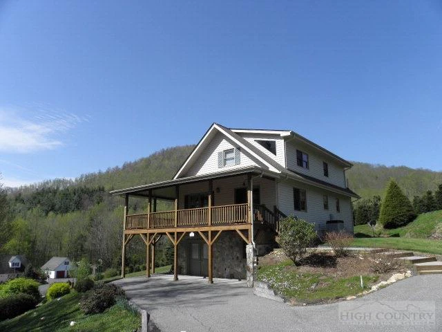 Image number 1 for the current listing