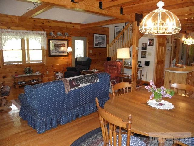 Image number 25 for the current listing
