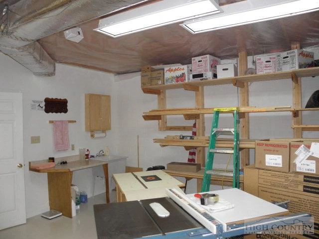 Image number 13 for the current listing